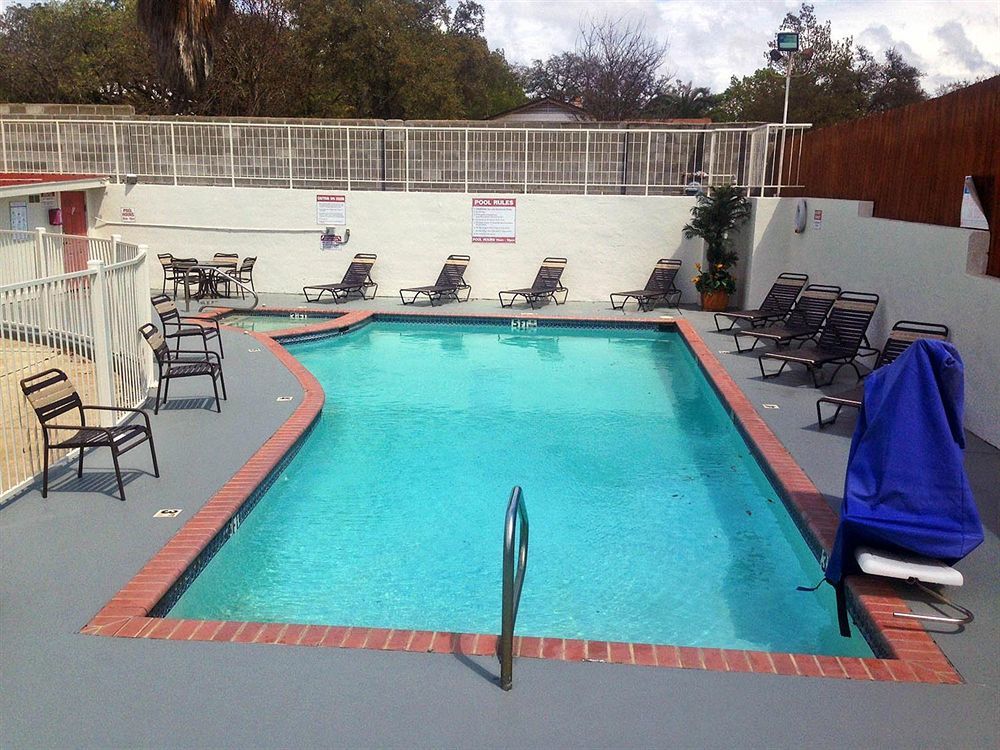 Motel 6-San Antonio, Tx - Fiesta Trails Exterior photo