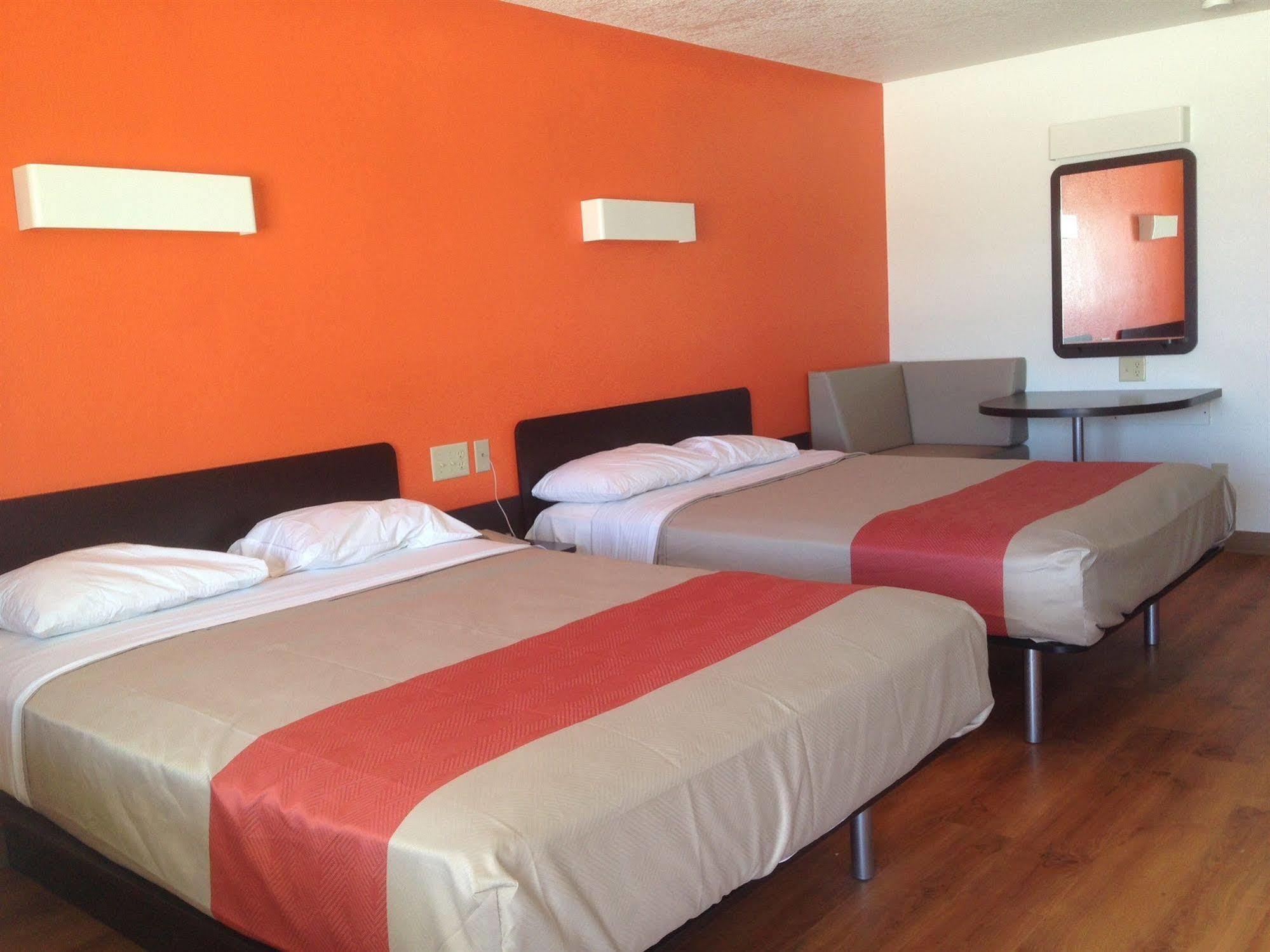 Motel 6-San Antonio, Tx - Fiesta Trails Exterior photo